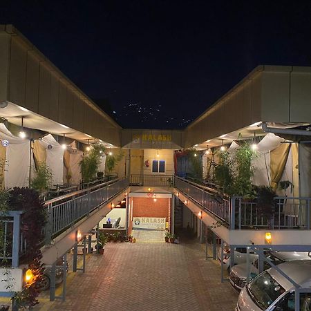 Kalash Parkaze And Tent Inn Pokhara Kültér fotó