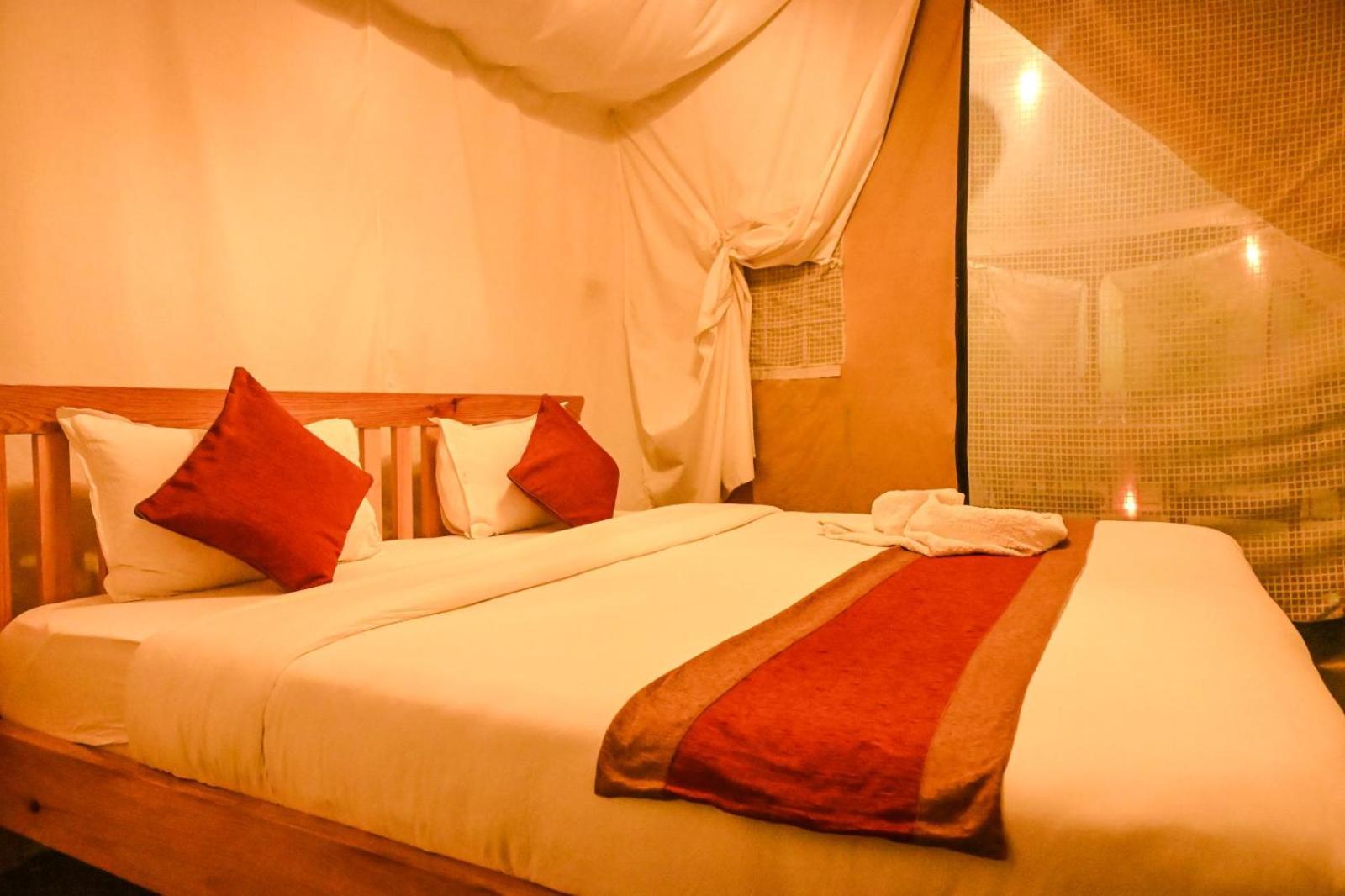 Kalash Parkaze And Tent Inn Pokhara Szoba fotó